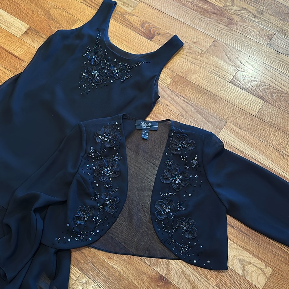 Elegant Black Dress with Sequin/Ribbon/Beaded Floral Embellishments - Picture 7 of 9